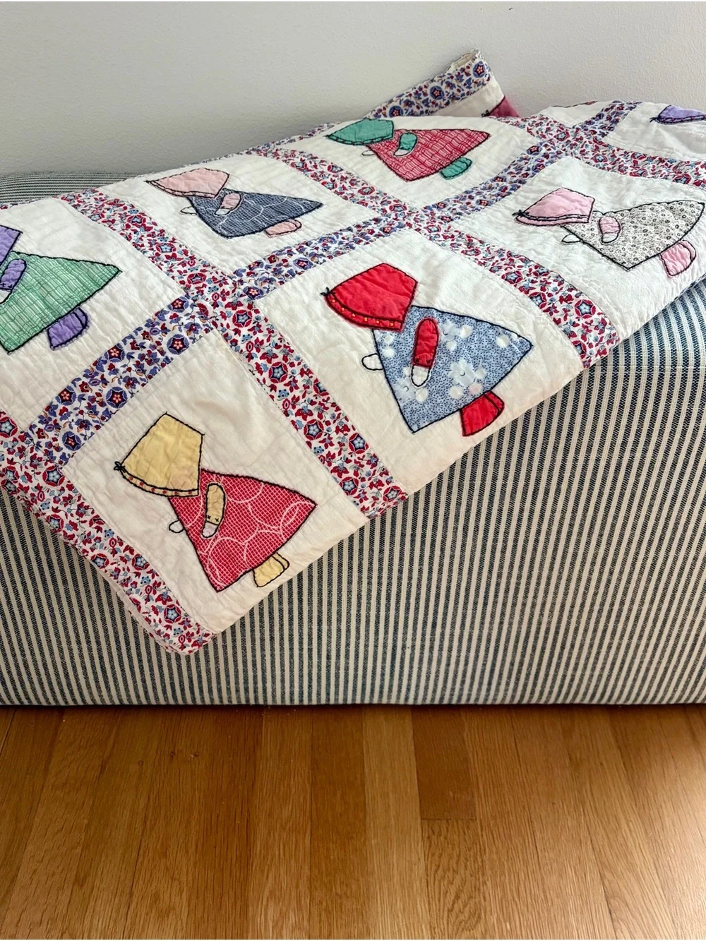 Sunbonnet Sue Patchwork Kids Dress Quilt - Multicolor